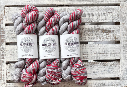 Canada D'Eh Self Striping Sock Set