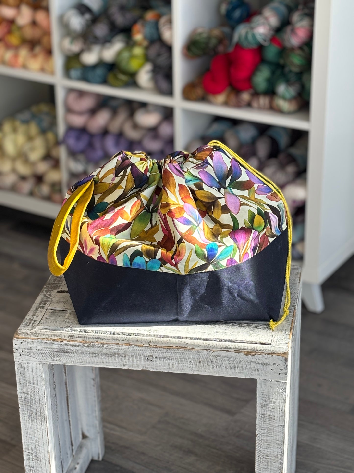 Large Finch Bucket Jojo Bag